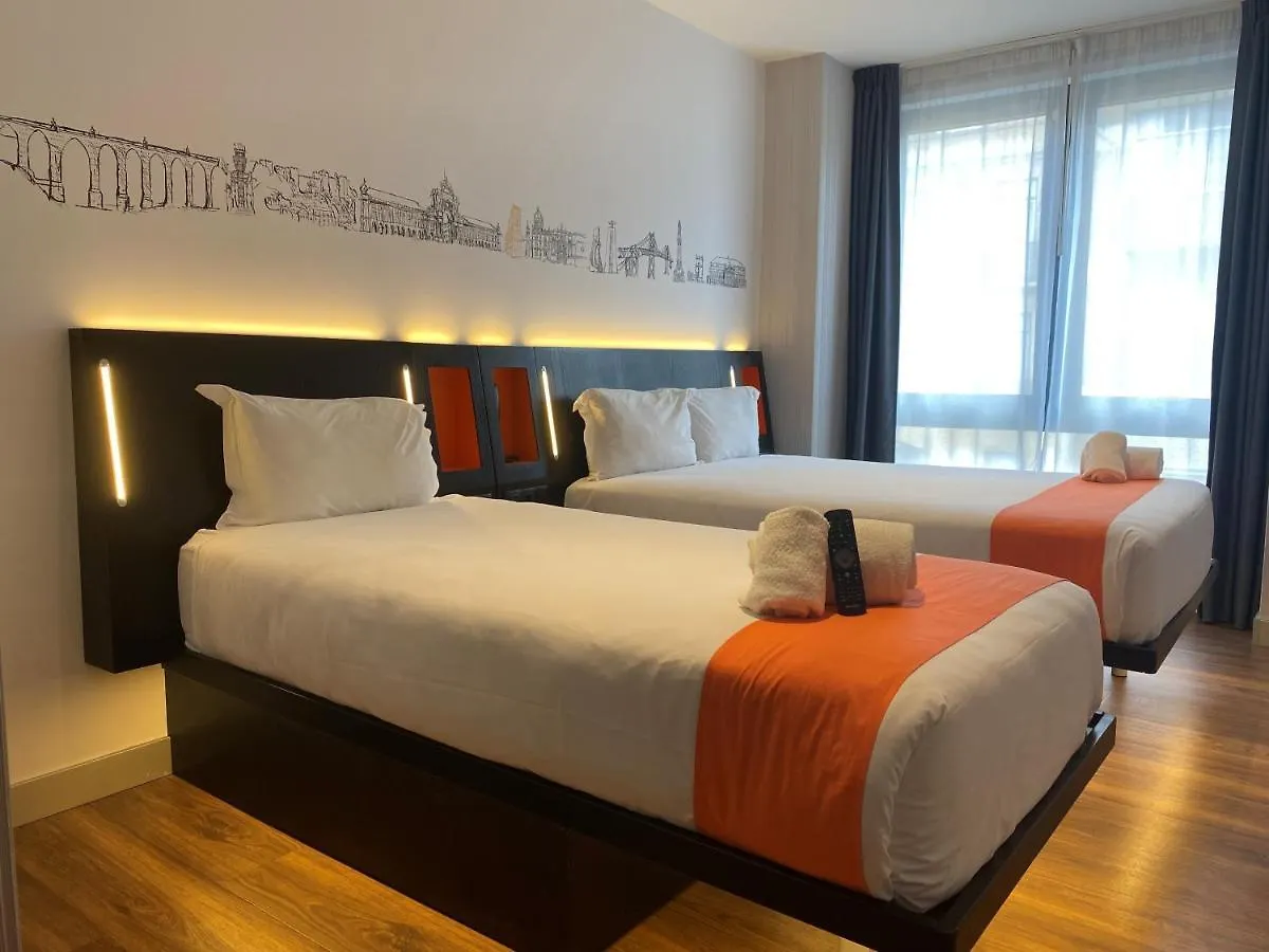Easyhotel Lisboa 2*,